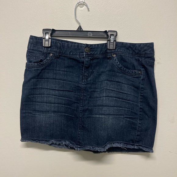 Express Raw Edge High Waisted Denim Mini Skirt - Picture 2 of 5